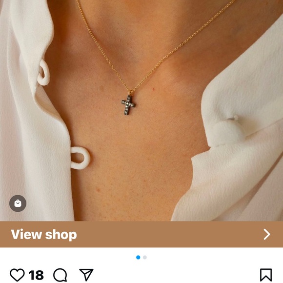 Fewer finer cross - Picture 2 of 3